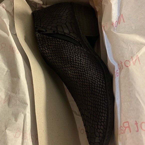 Not Rated Black Snake-Embossed Jasper Cut Out Boot Women’s Size 6 - Picture 5 of 6